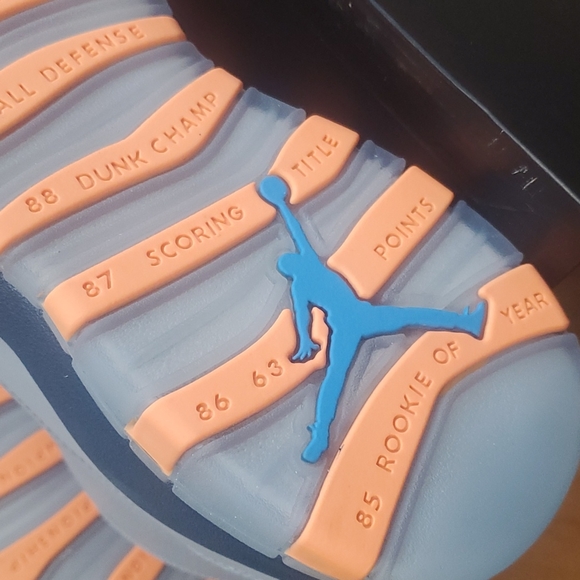 Deadstock Jordan 10 bobcats - Picture 17 of 17